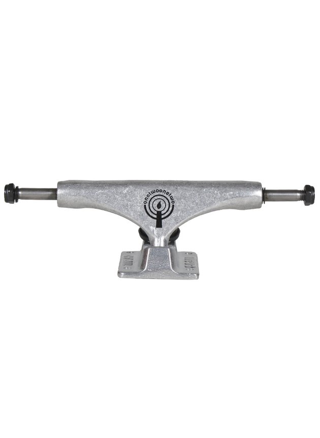 truck crail low night session cinza 136mm hyped 91